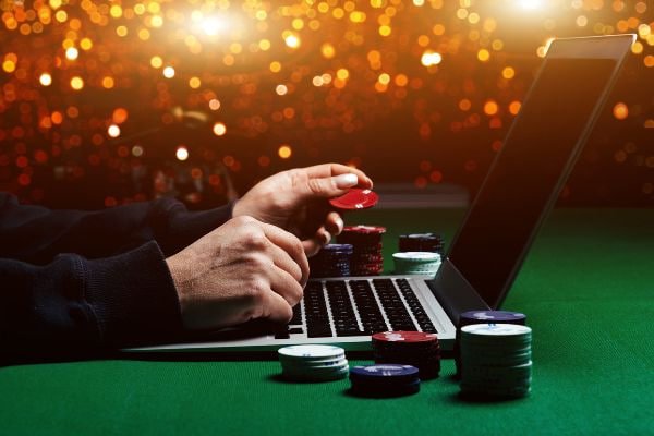 Tampilan aplikasi h2hslot di smartphone untuk taruhan sportsbook dan kasino